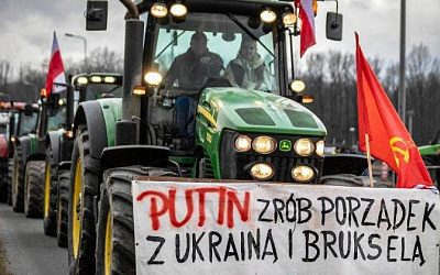 Польский фермер с флагом СССР призвал Путина «разобраться с Украиной и Брюсселем»