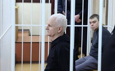 В Беларуси суд вынес приговор нобелевскому лауреату Алесю Беляцкому