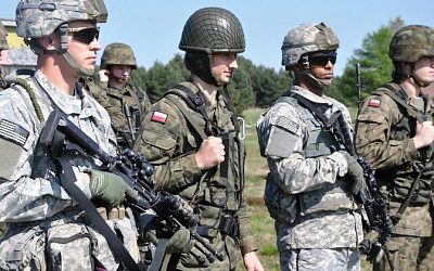 В Польше намерены добиваться постоянного присутствия американских войск