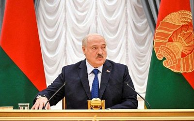 Лукашенко назвал идиотизмом референдум в Польше по стене на границе с Беларусью