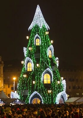 Рождественская ель в Вильнюсе.