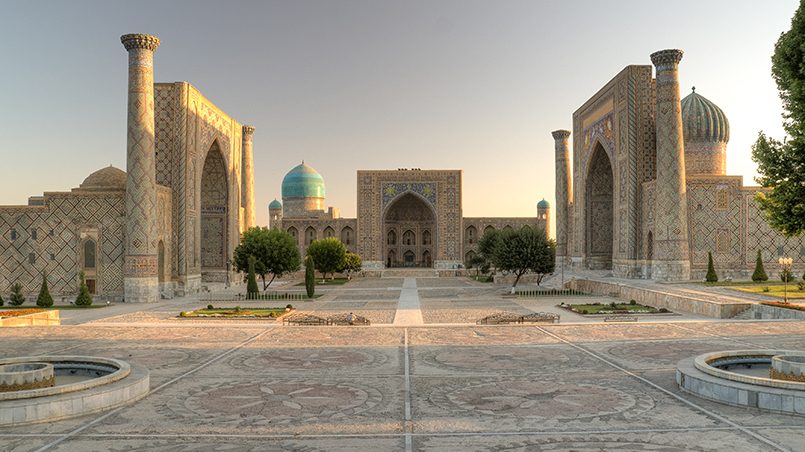 Площадь и архитектурный ансамбль Регистан в Самарканде / Фото: upload.wikimedia.org