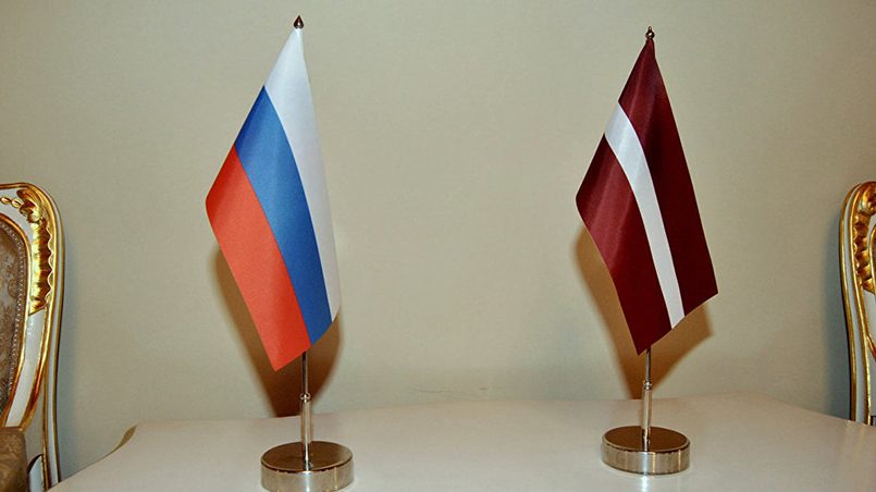 «России и Латвии нужно попытаться говорить более позитивные слова друг другу, сотрудничать хотя бы немного» / Фото: sputniknewslv.com