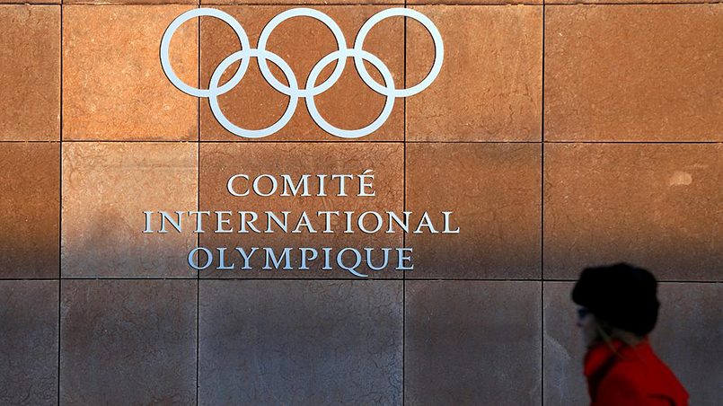 Международный олимпийский комитет запретил российским спортсменам выступать под национальным флагом / Фото: euronews.com