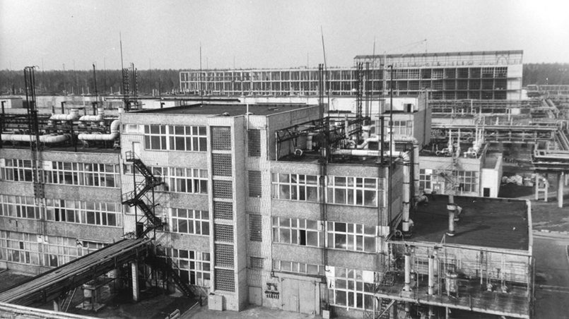 1968 год - завод строится / Фото: rus.db.lv