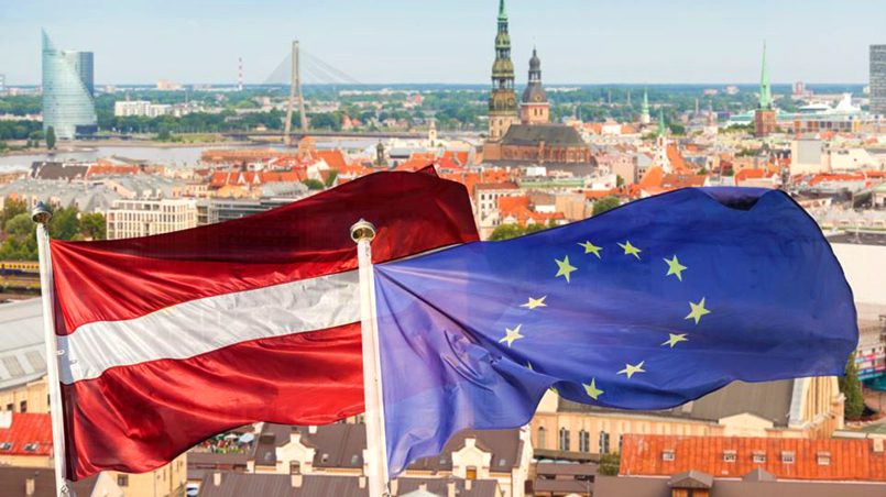 Флаги Латвии и Европейского союза над Ригой / Фото: Радио Свобода