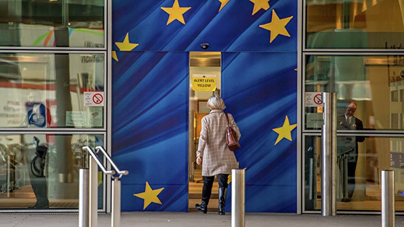 Вход в здание Еврокомиссии в Брюсселе / Источник: ria.ru