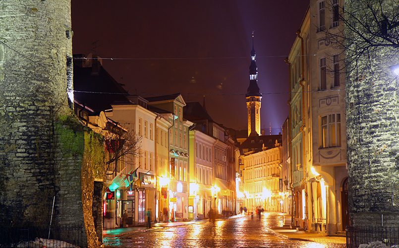 Главный вход в старый Таллин – улица Виру / Фото: mikhail.krivyy.com