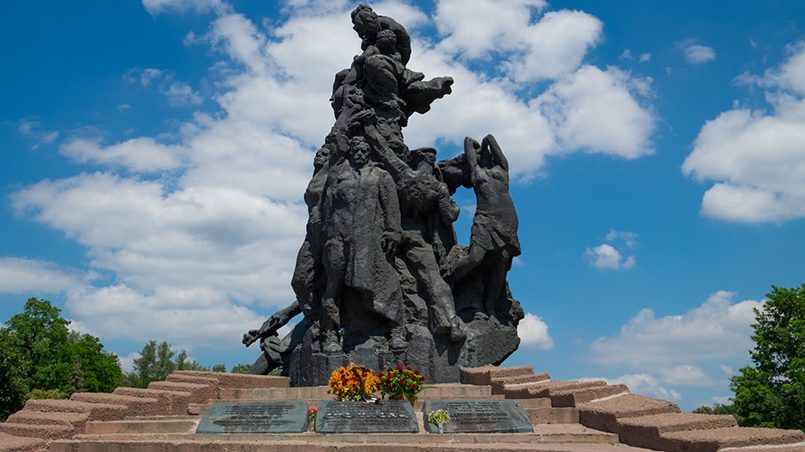 Монумент жертвам нацизма в Бабьем Яру / Фото: dagpravda.ru
