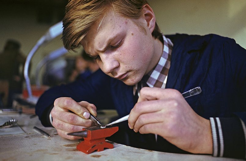 Студент профессионально-технического училища Каунаса на занятиях,1984 год.