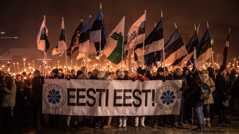 Сторонники партии EKRE во время традиционного факельного шествия по случаю Дня независимости Эстонии. Фото: eesti.ca