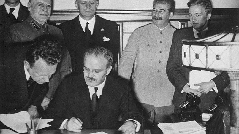 Подписание договора о ненападении между СССР и Германией