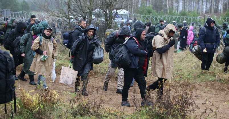 Военный эксперт объяснил, почему миграционный кризис «играет на руку» Польше