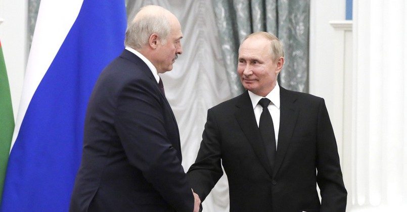 Лукашенко и Путин договорились развивать кооперацию в авиастроении