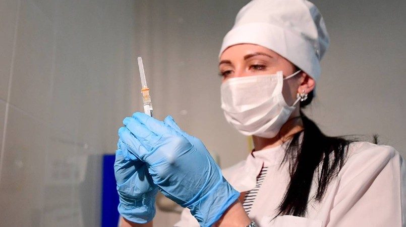 Сотрудники посольства Латвии в России вакцинировались препаратом «Спутник V»