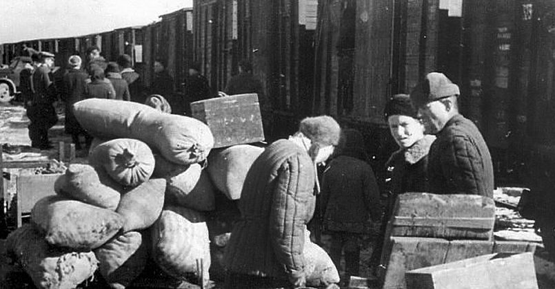 «Литовцы к колодцам нас не подпускали, кричали, что русские плохие»: воспоминания советских переселенцев, следовавших транзитом через Литву