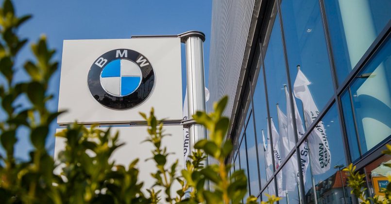 Концерн BMW останавливает производство в Калининграде