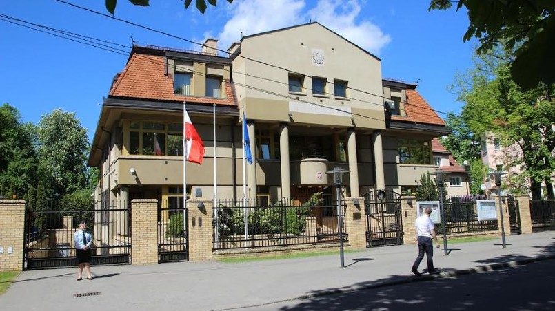 Посольство РФ напомнило жителям Литвы, кто захоронен на братских кладбищах - 27.