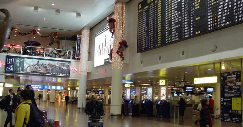 Сотрудники аэропорта Брюсселя заговорили на русском и вывели из себя евродепутата от Латвии