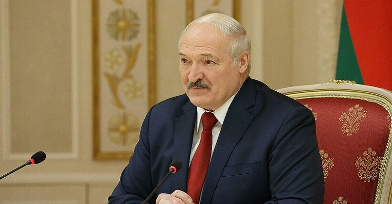 «На ногах его перенес»: Лукашенко второй раз переболел коронавирусом