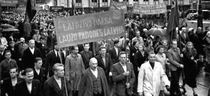 Кто привел страны Балтии к «советской аннексии» в 1940г.?