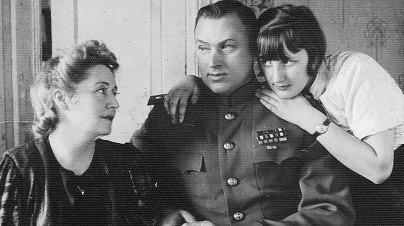 Жена генерала Рокоссовского во время войны работала простой прачкой в госпитале. Ее начальник был потрясен, узнав, кто она