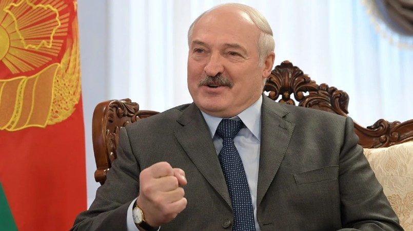 Лукашенко — белорусам: надо майнить криптовалюту, а не клубнику в Польше собирать
