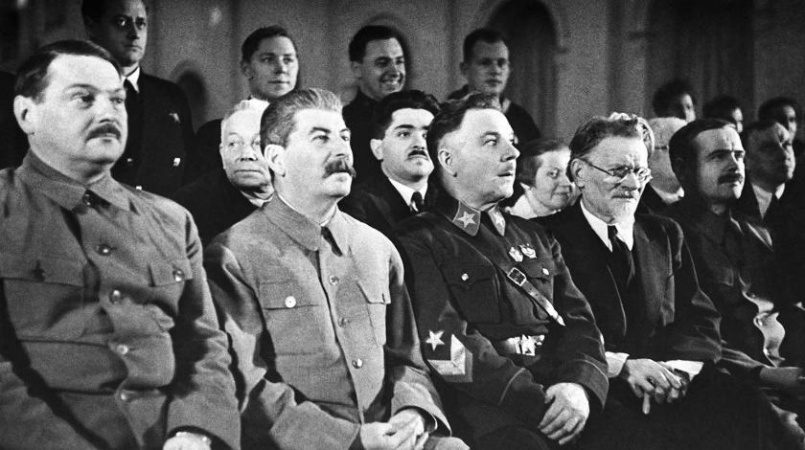 Можете послать ваш "источник" к *** матери. Это не "источник", а дезинформатор»: Сталину приходили донесения о начале войны