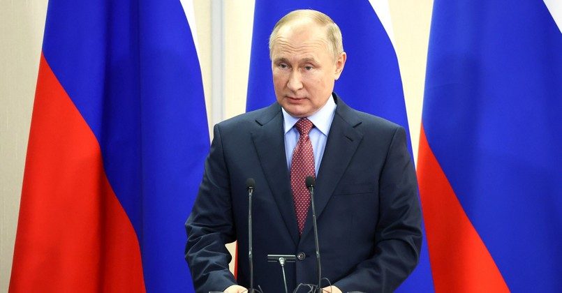 Путин назвал провокационным вопрос о нападении России на Украину
