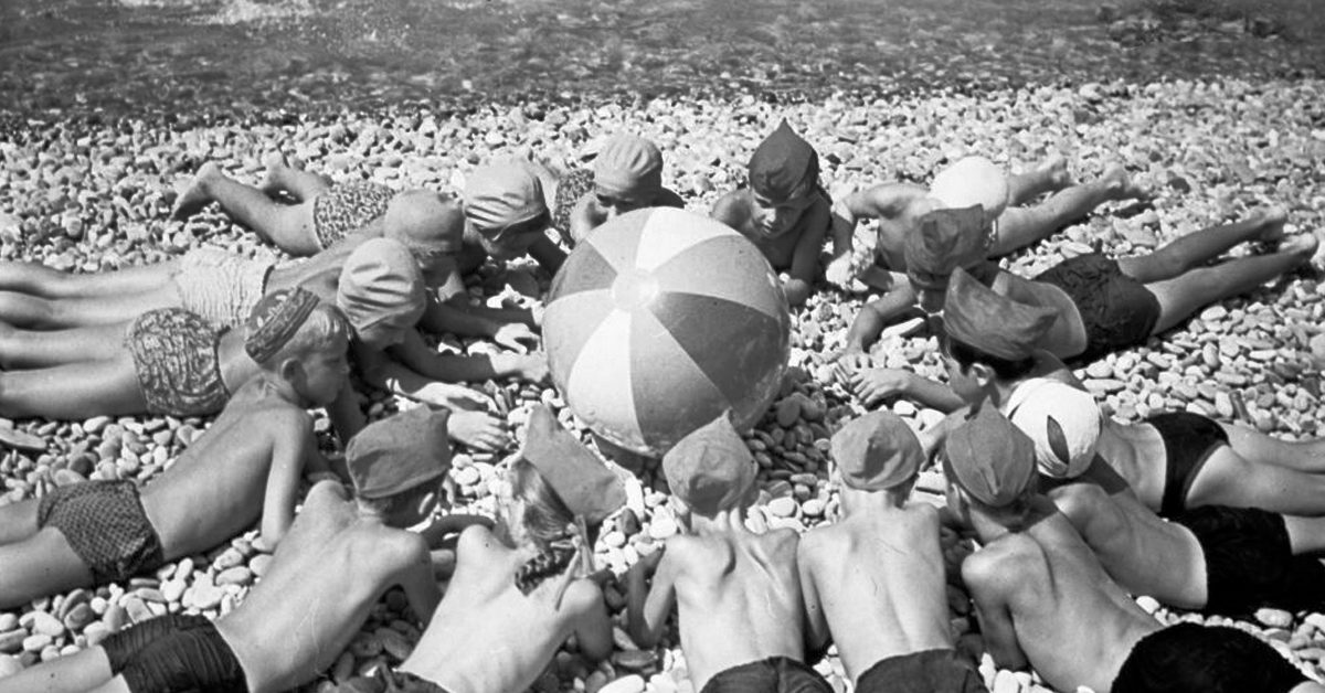 Не в «железном занавесе» дело: почему при СССР пляжи Юрмалы были полны людей