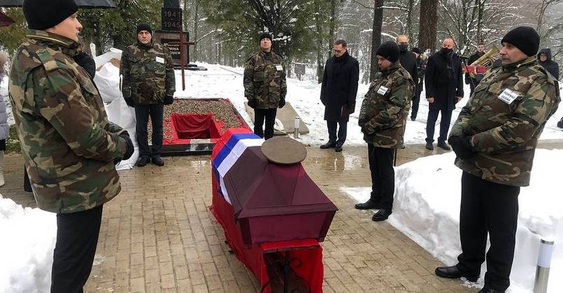 В Латвии перезахоронили останки советского генерала Якунина