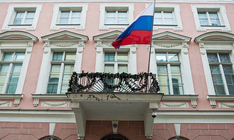Посольство России в Эстонии возмутилось русофобским опусом Delfi в канун Дня Победы