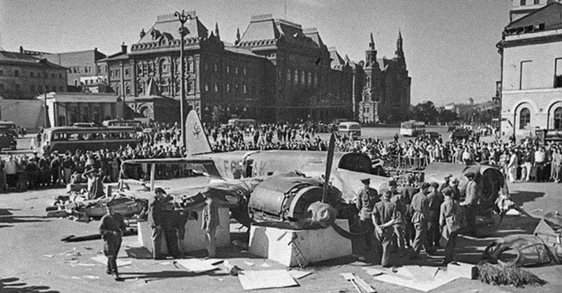 Это будет приятная прогулка, у Советов нет ПВО, говорили немецкие генералы. В итоге было сбито 22 немецких бомбардировщика: первый налет немцев на Москву 22 июля 1941 г.