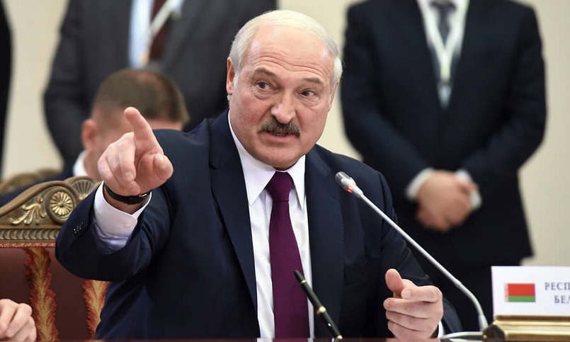 Лукашенко опроверг сообщения «мерзавцев» о высадке «десанта чекистов» в Витебской области