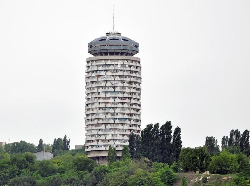 Одно из самых высоких жилых зданий Кишинева, т.н. «Ромашка» 1
