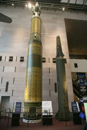 SS-20_Pioneer_&_Pershing-II_Missiles.jpg