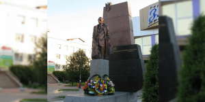 Памятник Бандере в Трускавце