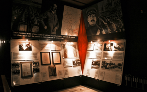 Стенд в музее оккупации Латвии