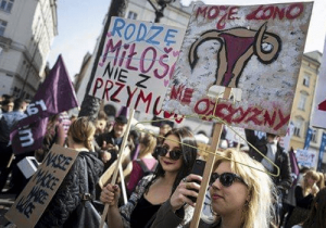Акция протестов против абортов в Польше – Черный понедельник – это реакция на проект Стоп абортам, предусматривающий запрет абортов