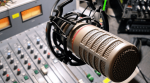В эфире радио Baltkom обсуждалась потенциальная угроза ядерной войны