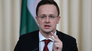 Петер Сийярто