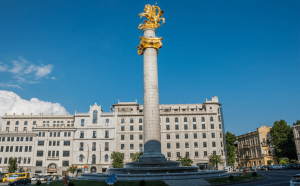 На центральной площади столицы находится символ города – памятник святому Георгию Победоносцу