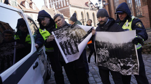 Латвийский антифашист Эдуард Гончаров (слева) / Фото: sputniknewslv.com