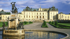 Замок Дроттнингхольм — жилая резеденция короля Швеции