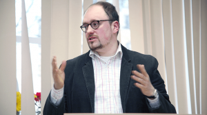 Денис Ханов