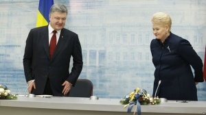 Для руководства Литвы нет ничего особенного в том, чтобы работать на два фронта — за и против Порошенко / Фото: golos-ameriki.ru 