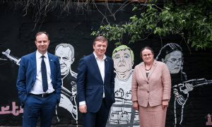 Литовские политики попиарились на фоне карикатур на себя самих