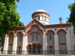 Церковь св. Параскевы Пятницы и собор Успения Богородицы
