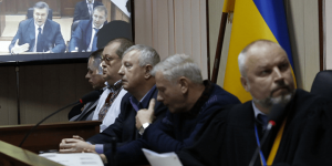В Святошинском суде Киева должен был состояться допрос в режиме видеоконференции беглого экс-президента Украины Виктора Януковича