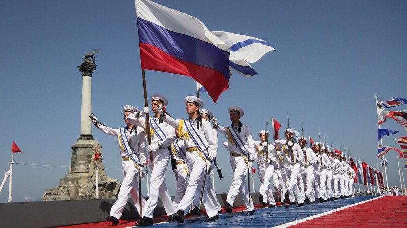 Парад ко дню ВМФ в Севастополе / Фото: tourprom.ru